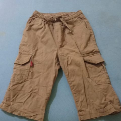 Bermuda color marrón claro usada