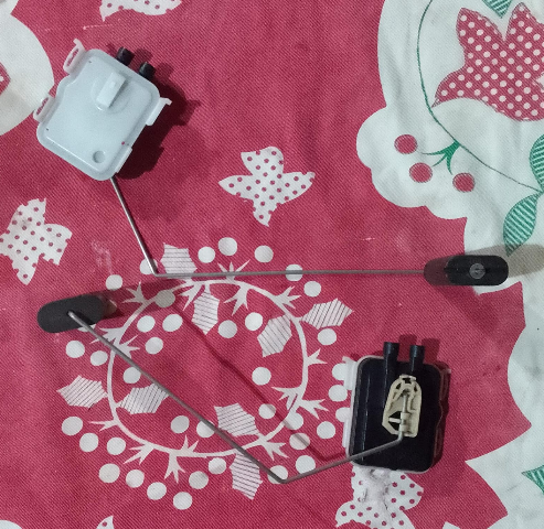 Flotador de combustible Citroën C3 usado funcionando