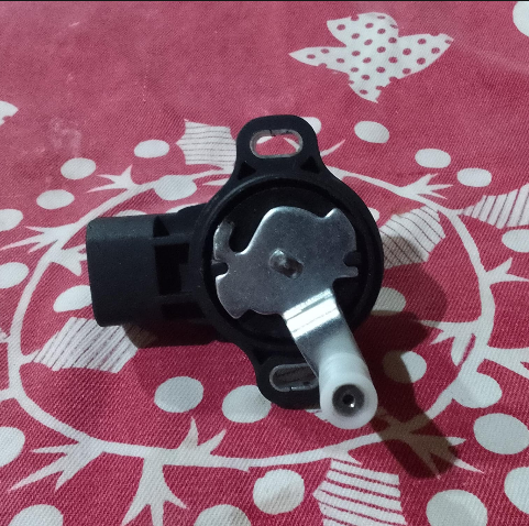 Sensor de acelerador Nissan usado funcionando